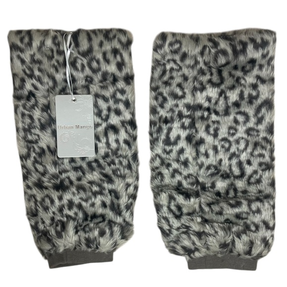 Urban Mango Accessories - Urban Mango Snow Leopard Print Faux Fur Boot Covers  NWT